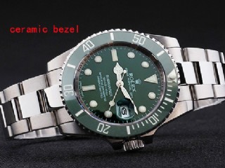 rolex submariner automatic mens watch with green ceramic bezel 116610lv