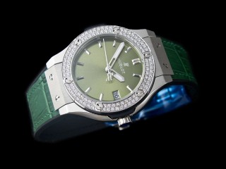 hublot classic fusion 35mm quartz lady watch