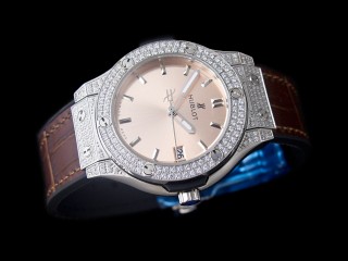 hublot classic fusion 35mm quartz lady watch