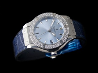 hublot classic fusion 35mm quartz lady watch