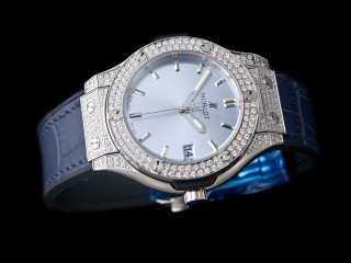hublot classic fusion 35mm quartz lady watch