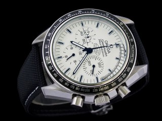 omega speedmaster apollo 13 silver snoopy award 311.32.42.30.04.003 man watch