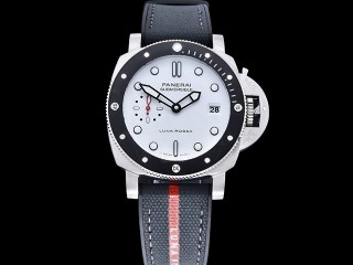 panerai pam1565 sumbersible luna rossa man watch