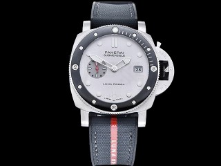panerai pam1681 submersible luna rossa man watch